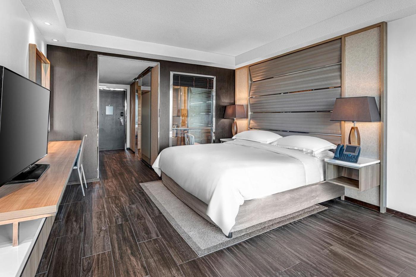 Resort World Bimini 4*